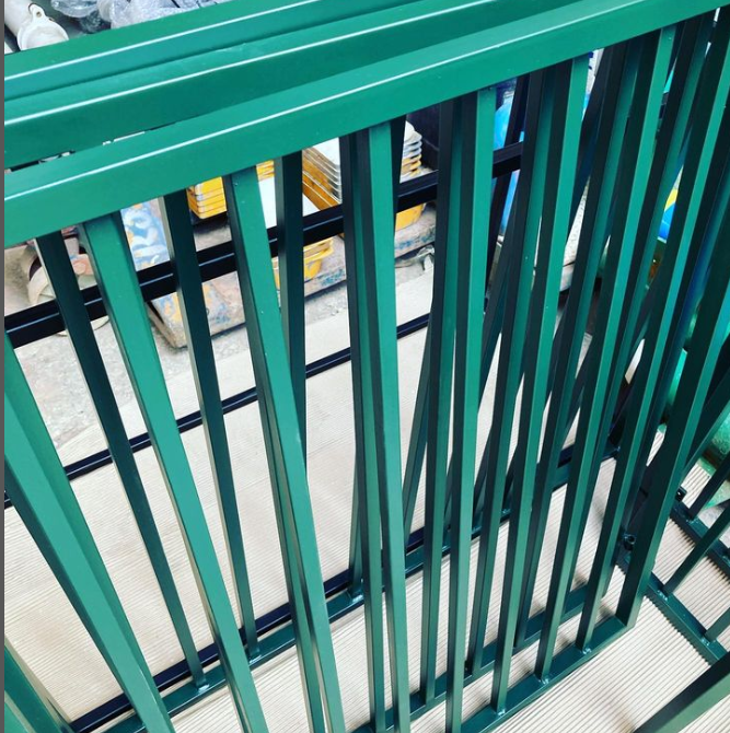 Revêtement vert de poudre de polyester de la couleur Ral6029/Ral6018 pour l'autoroute clôturant