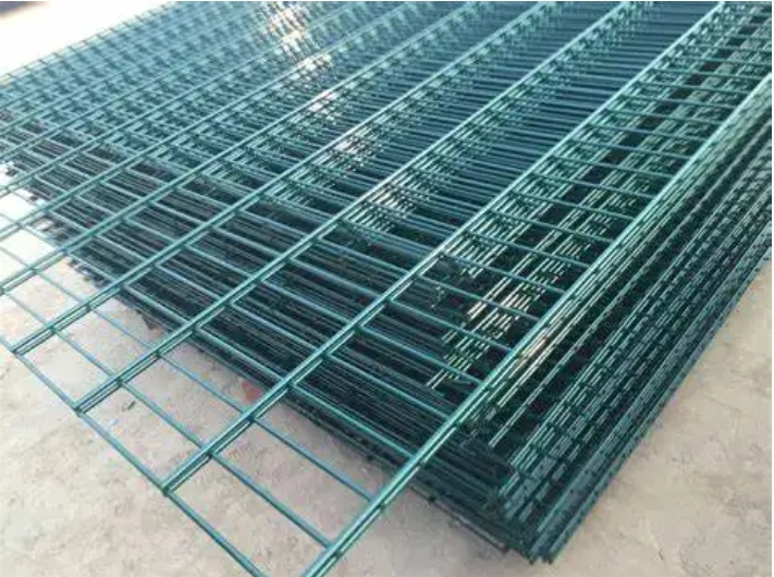 Revêtements thermoplastiques de poudre de couleur verte/noire de polyester de trempage pour la clôture en acier galvanisée